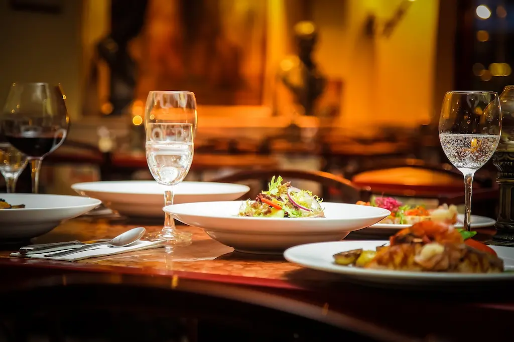 Réseaux sociaux et tourisme, ça marche vraiment pour mon entreprise ? Référencer son restaurant à Amboise