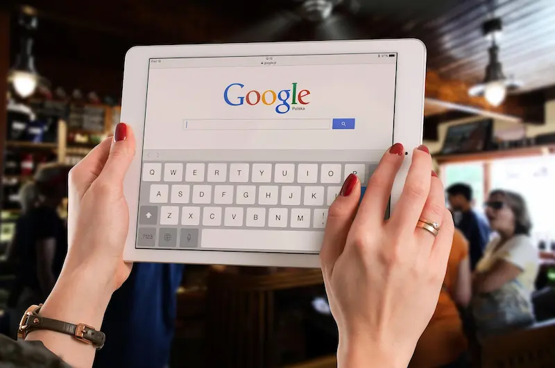 image d entreprise IA réseaux sociaux,communication réseaux sociaux,IA et originalité,créer du contenu avec l'IA,rédaction IA